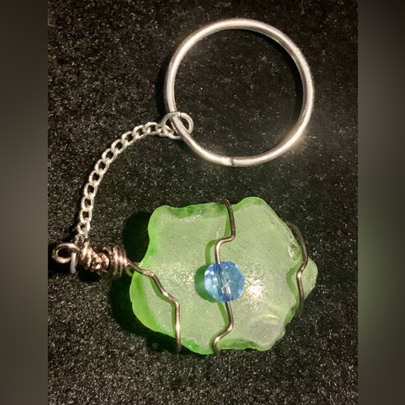 Green Seaglass Key Chain Wrapped in wire with blue bead Cape Breton - Picture 2 of 4